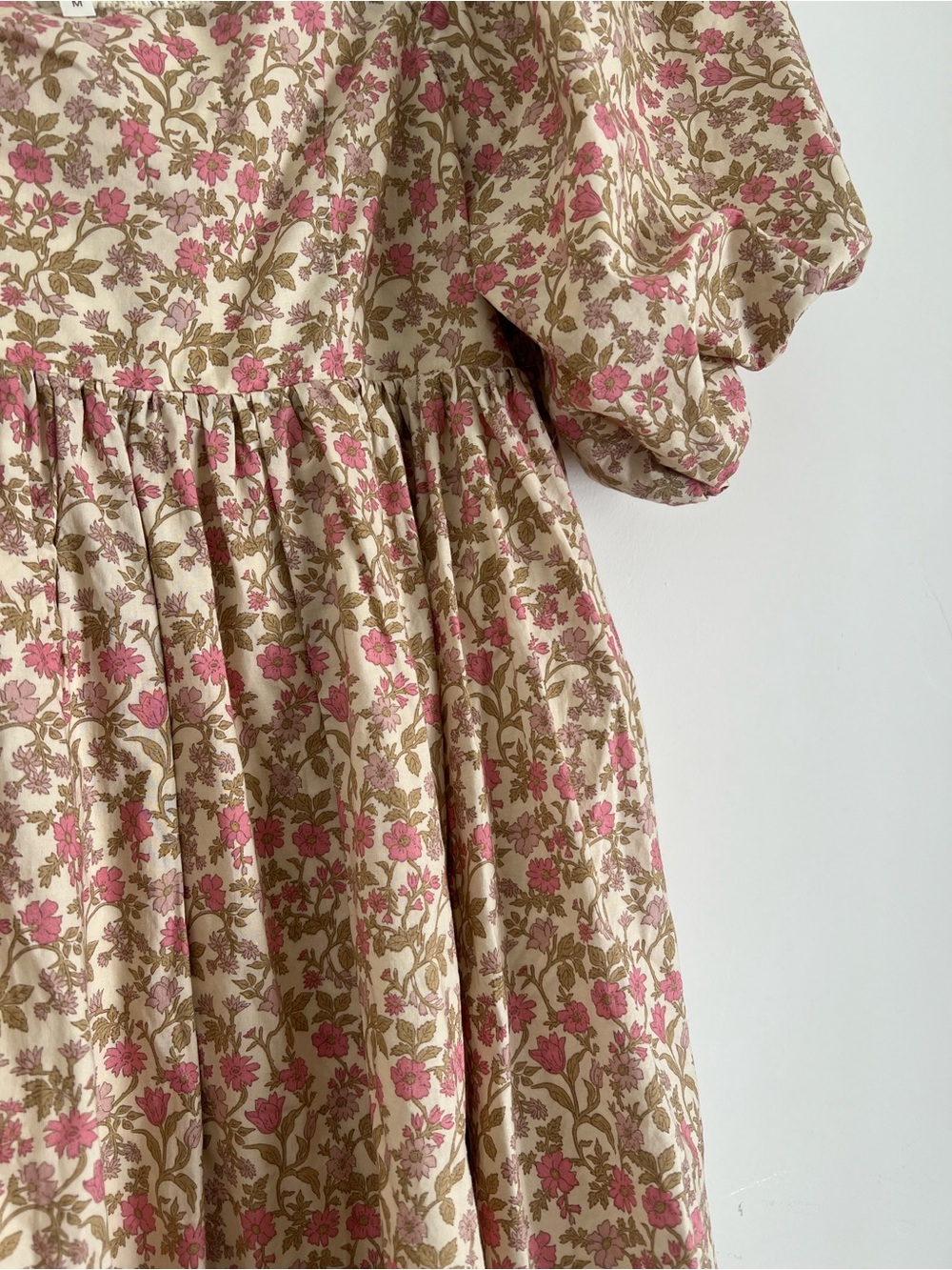 Smocked Square-Neck Puff Sleeve Dress in Pink Floral - Picture 2 of 4